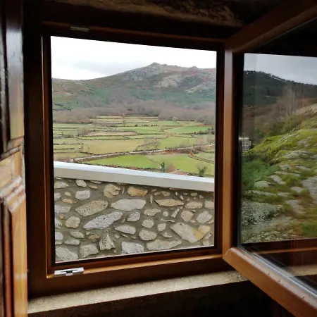 Casa Da Avo Ana Alvao Hébergement de vacances *